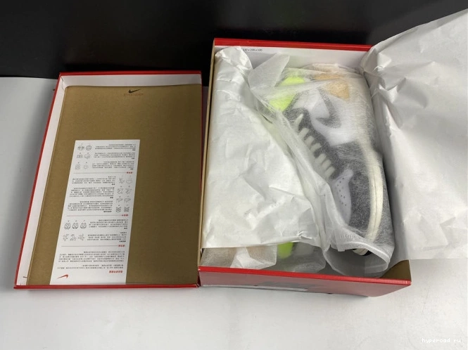 1 AIR RETRO OG 'VOLT GOLD' JORDAN HIGH 555088-118 0524